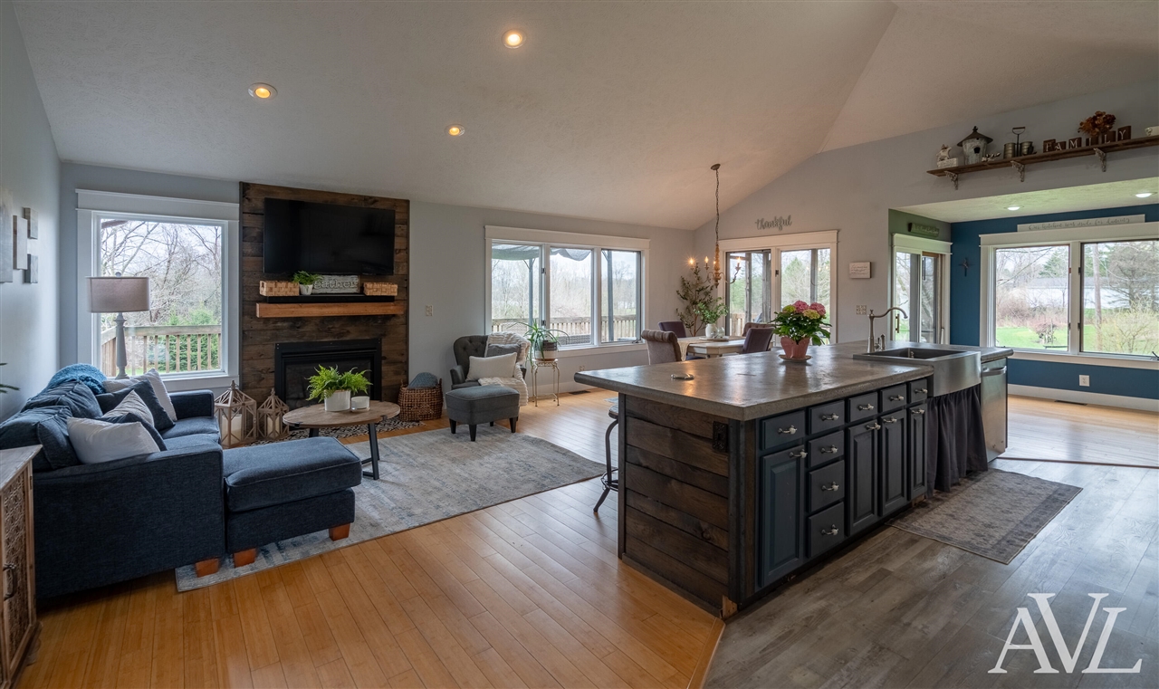 11855 Woodland Park Drive, Belding, MI, 48809-9364