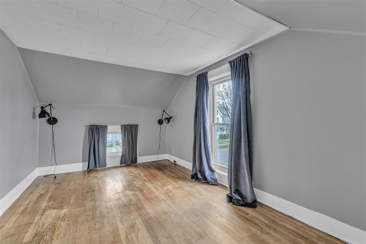 30 E 2nd Street, Milan, MI, 48160-1372