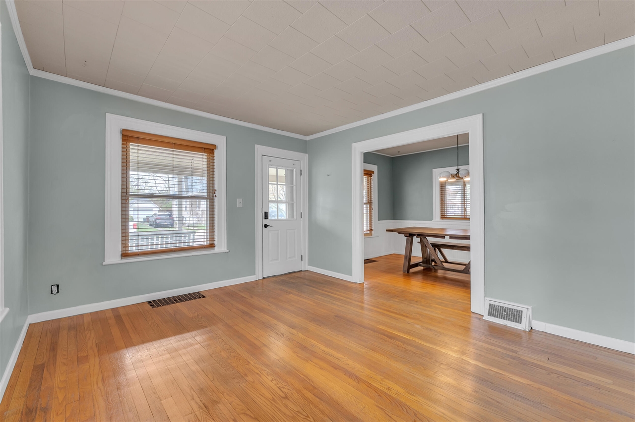 30 E 2nd Street, Milan, MI, 48160-1372