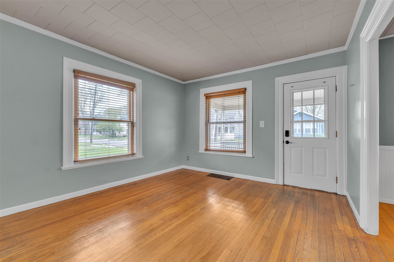 30 E 2nd Street, Milan, MI, 48160-1372