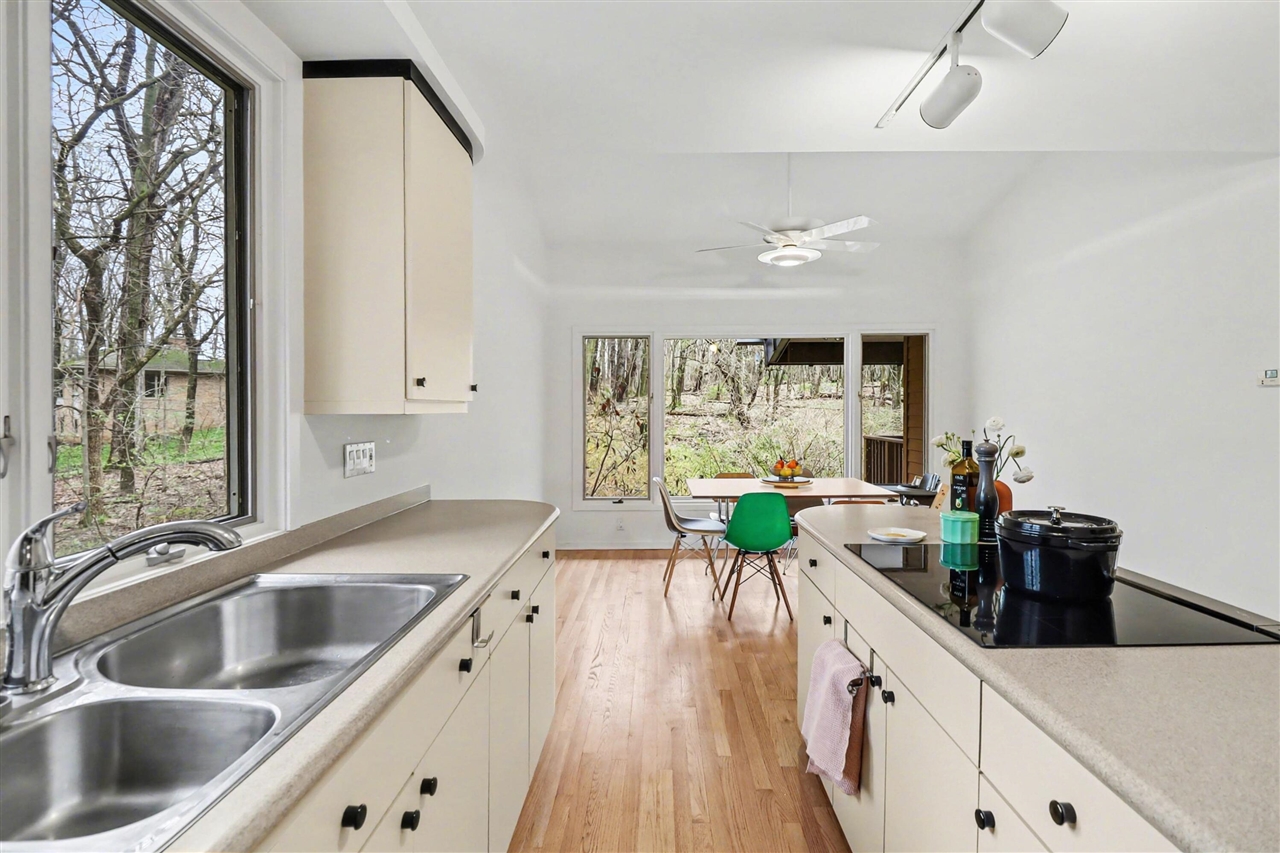 2353 Blueberry Lane, Ann Arbor, MI, 48103-2212