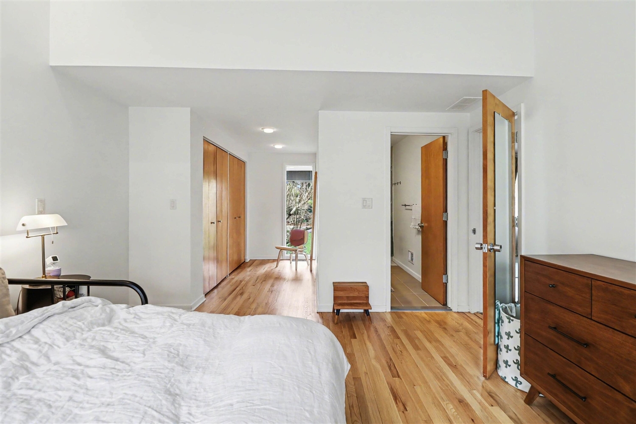 2353 Blueberry Lane, Ann Arbor, MI, 48103-2212