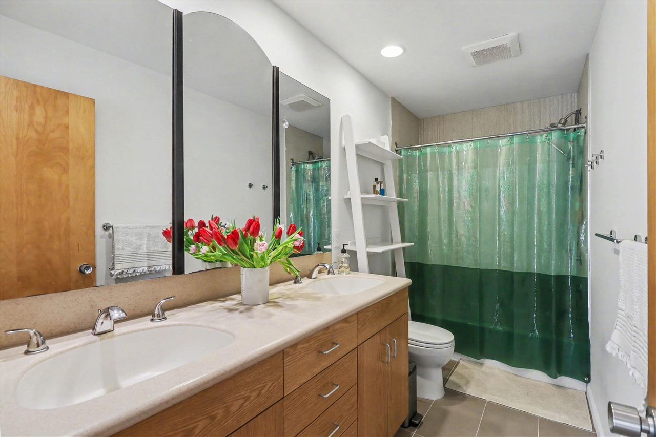 2353 Blueberry Lane, Ann Arbor, MI, 48103-2212