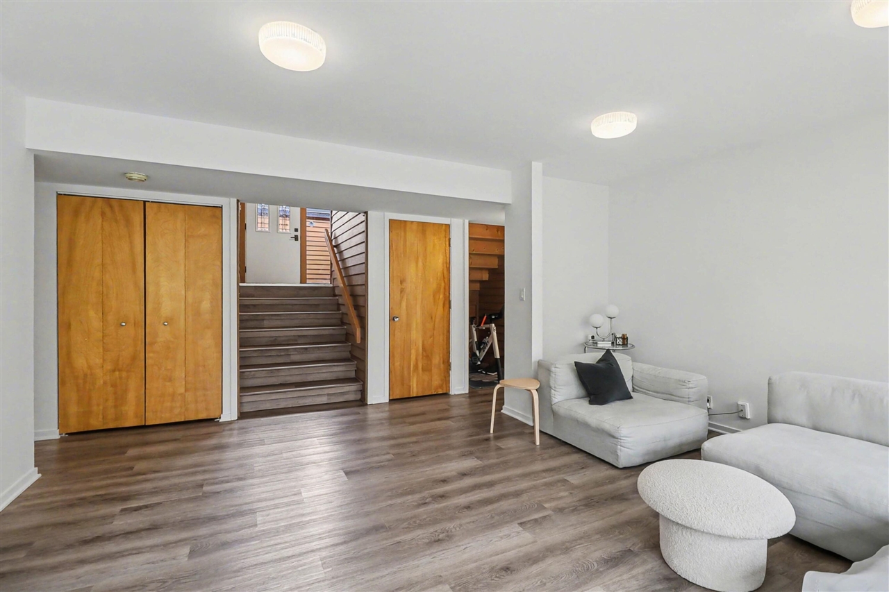 2353 Blueberry Lane, Ann Arbor, MI, 48103-2212