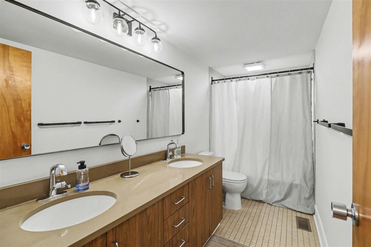 2353 Blueberry Lane, Ann Arbor, MI, 48103-2212