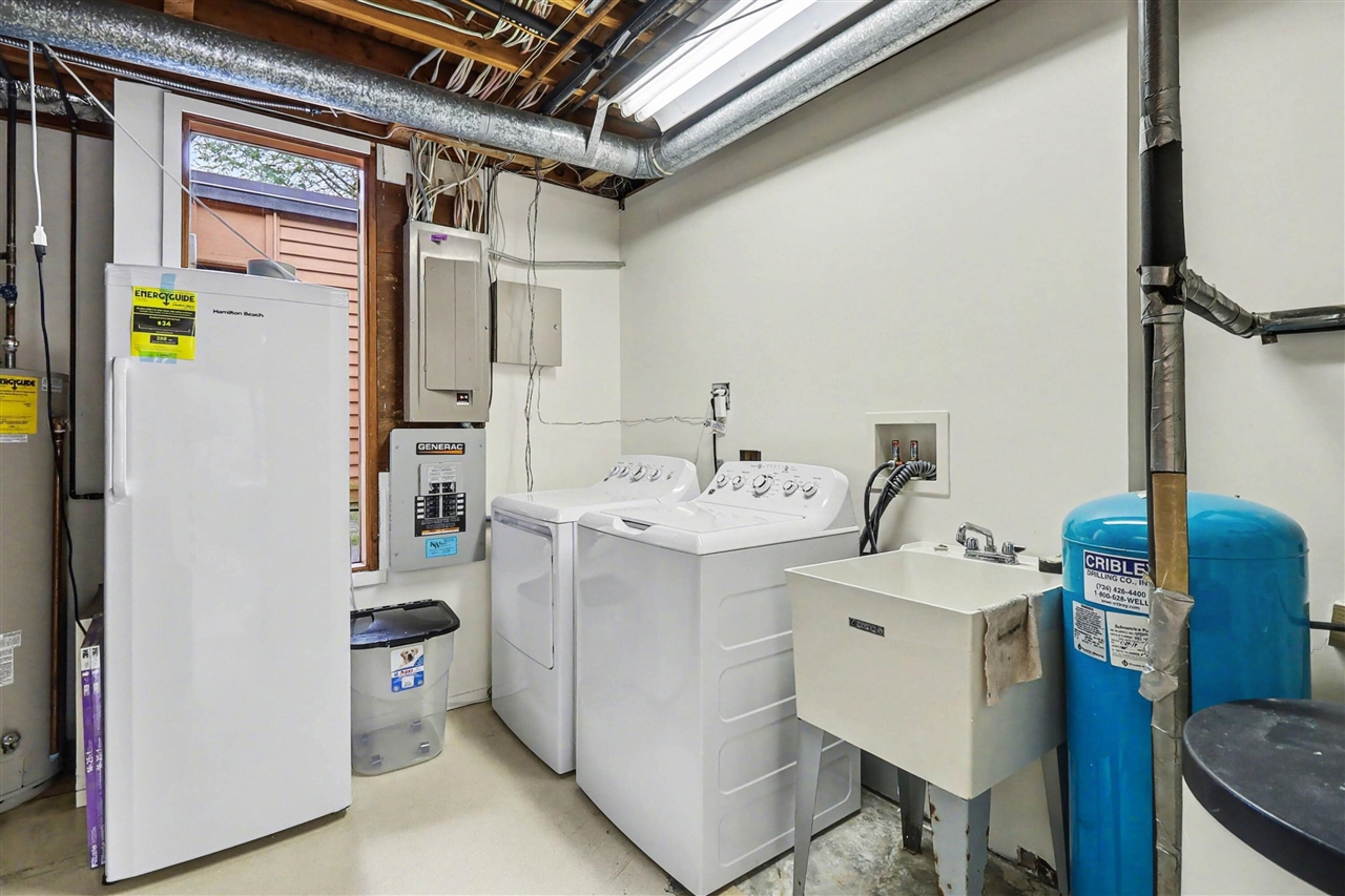 2353 Blueberry Lane, Ann Arbor, MI, 48103-2212