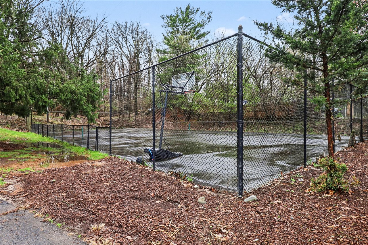 2353 Blueberry Lane, Ann Arbor, MI, 48103-2212