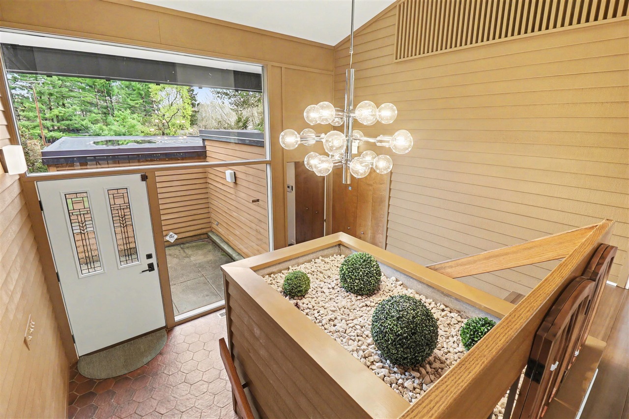 2353 Blueberry Lane, Ann Arbor, MI, 48103-2212