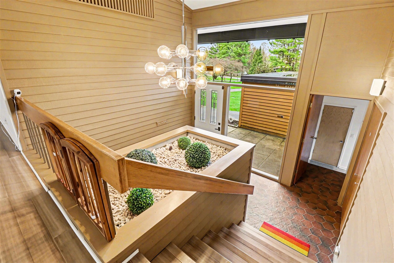 2353 Blueberry Lane, Ann Arbor, MI, 48103-2212