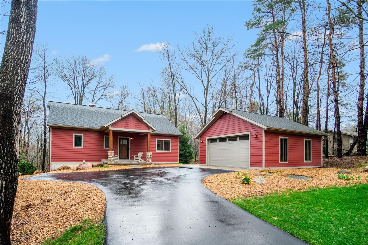 8421 Squires Street, Rockford, MI, 49341-9326