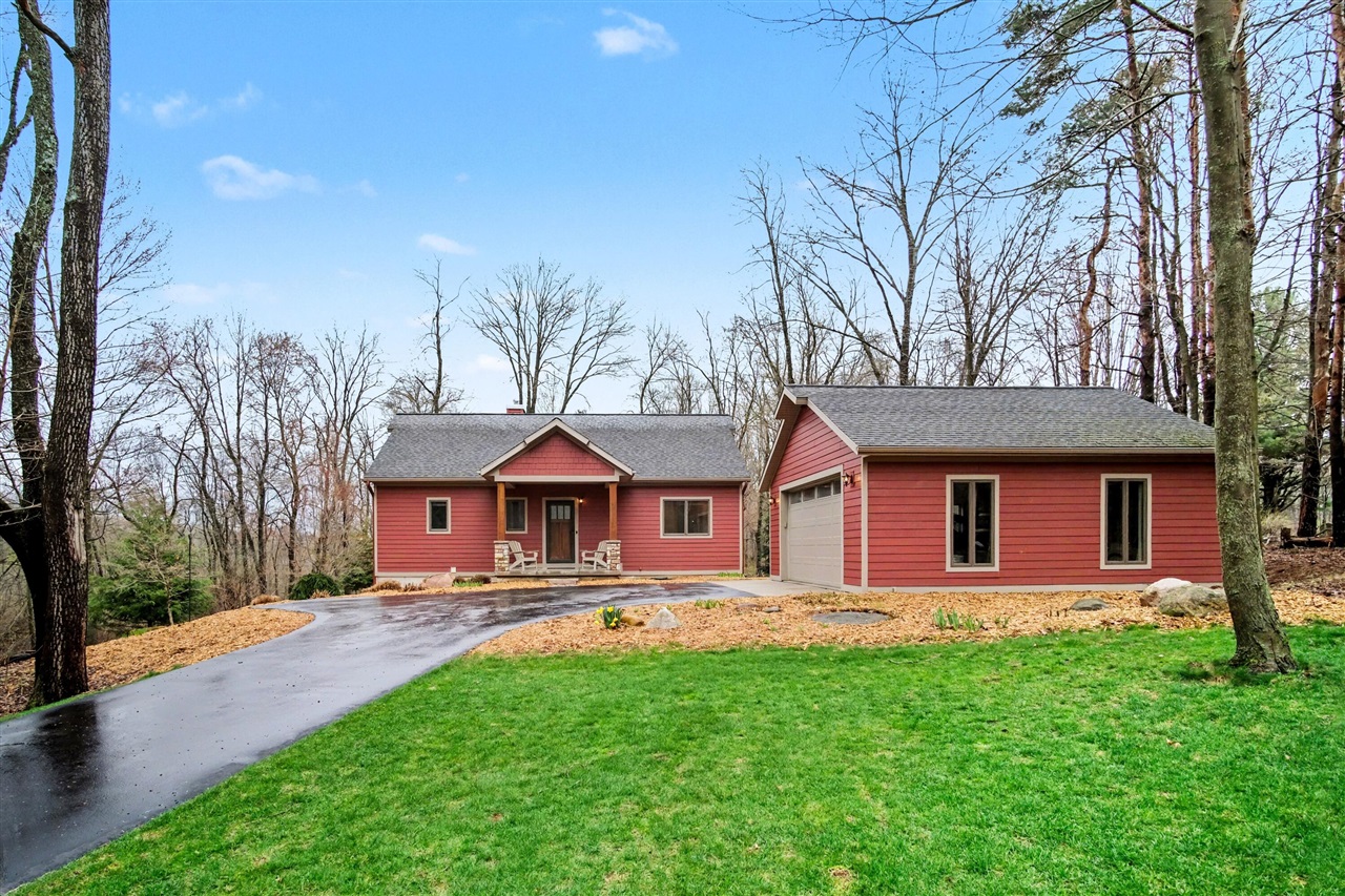 8421 Squires Street, Rockford, MI, 49341-9326