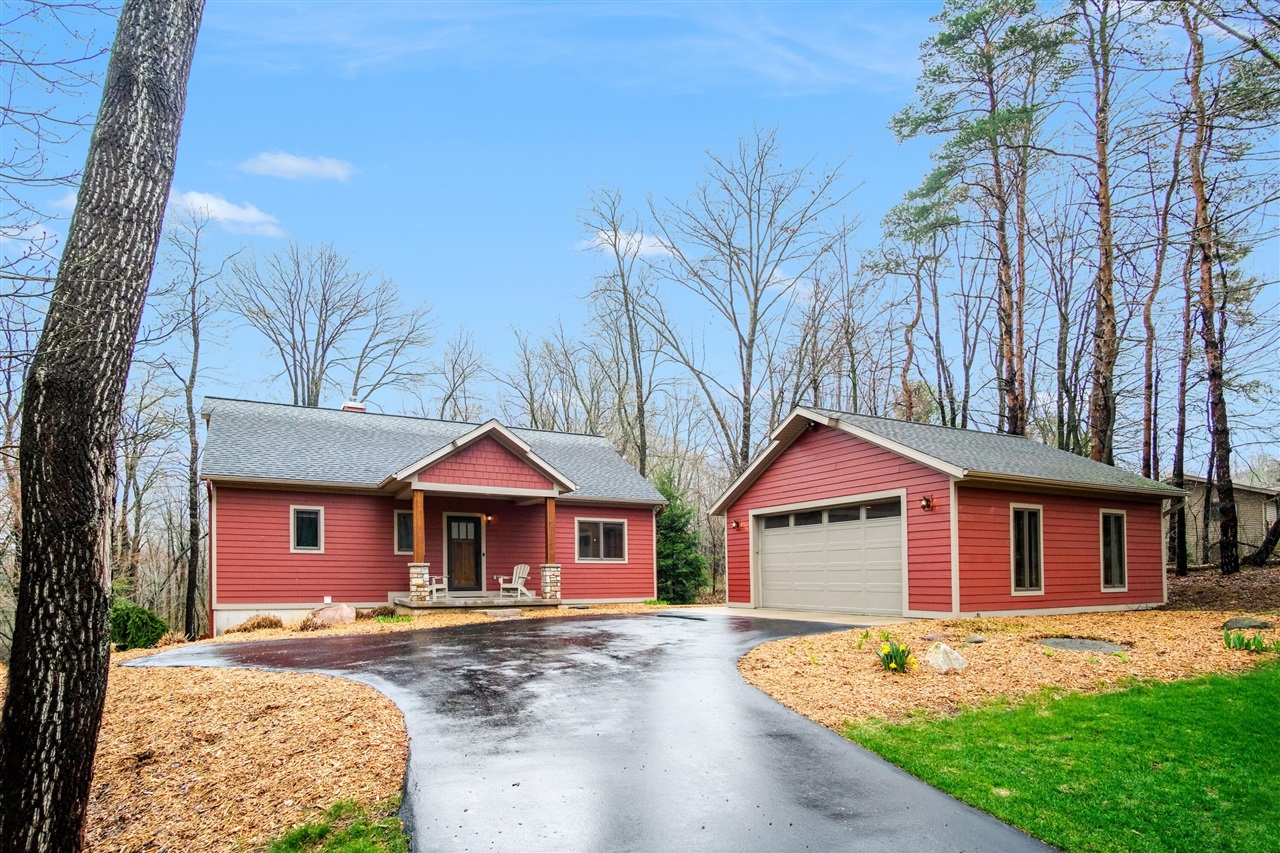 8421 Squires Street, Rockford, MI, 49341-9326