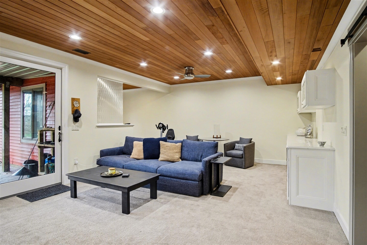 8421 Squires Street, Rockford, MI, 49341-9326