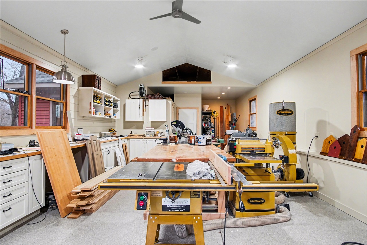 8421 Squires Street, Rockford, MI, 49341-9326