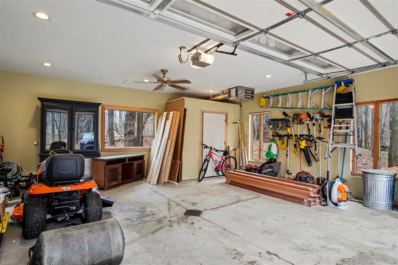 8421 Squires Street, Rockford, MI, 49341-9326