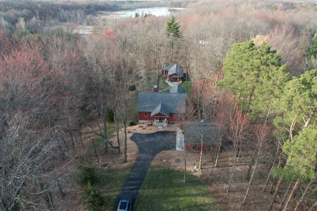 8421 Squires Street, Rockford, MI, 49341-9326