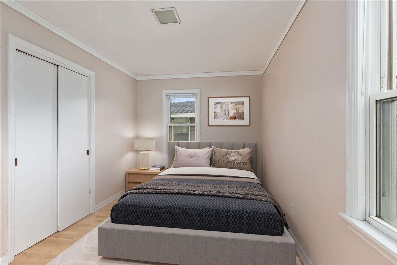 130 W 33rd Street, Holland, MI, 49423-7106