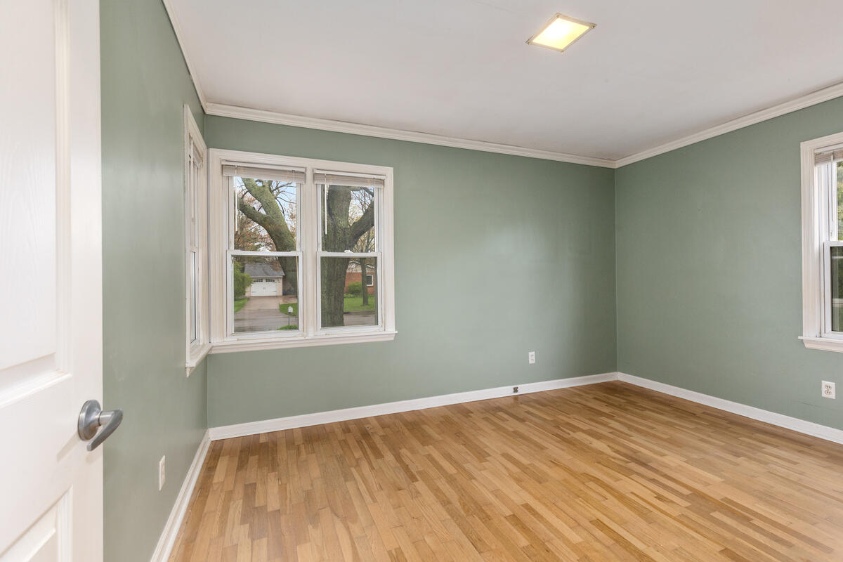 130 W 33rd Street, Holland, MI, 49423-7106