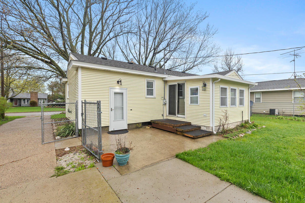 130 W 33rd Street, Holland, MI, 49423-7106