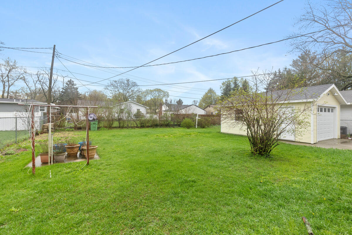 130 W 33rd Street, Holland, MI, 49423-7106