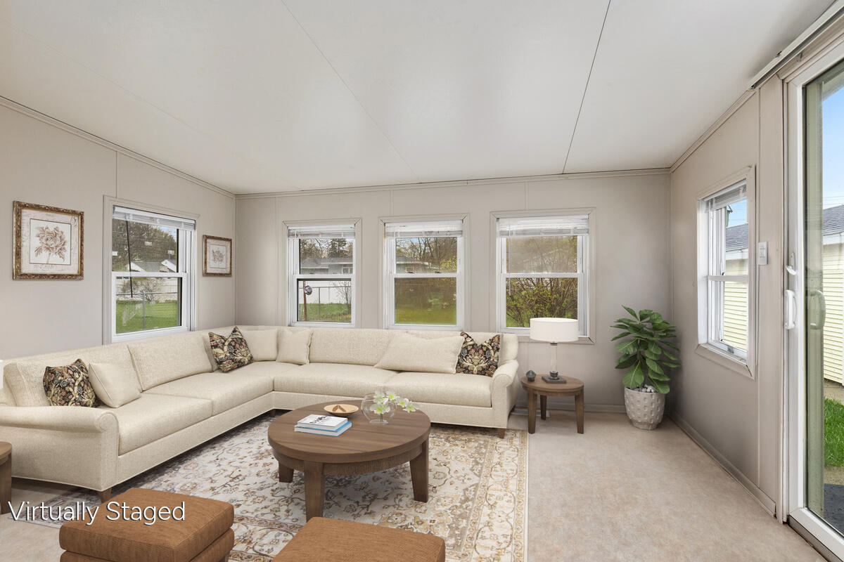 130 W 33rd Street, Holland, MI, 49423-7106