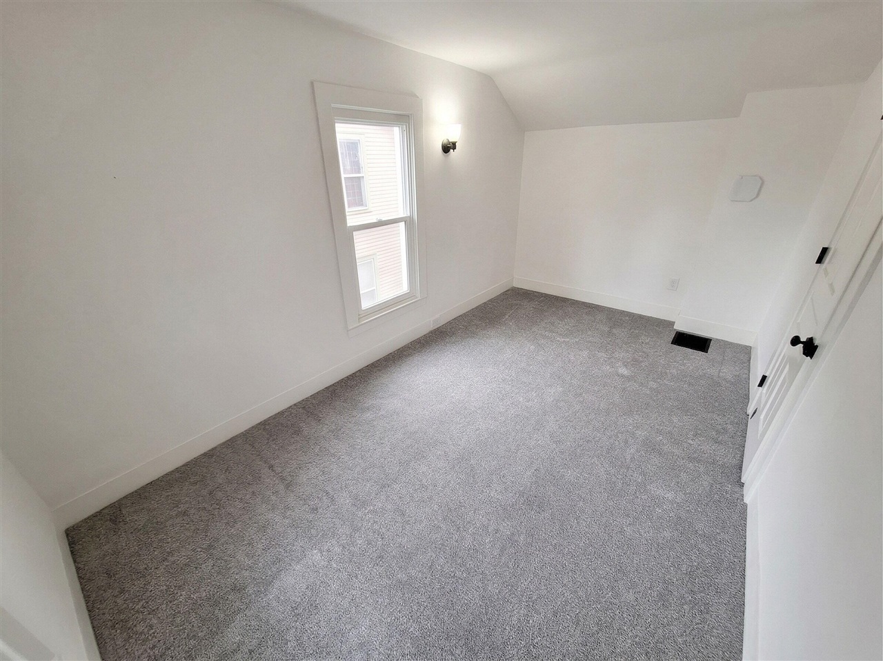 110 Hillsdale Street, Hillsdale, MI, 49242-1209
