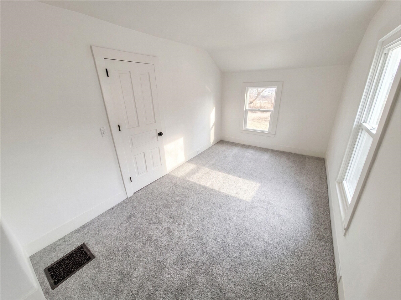110 Hillsdale Street, Hillsdale, MI, 49242-1209