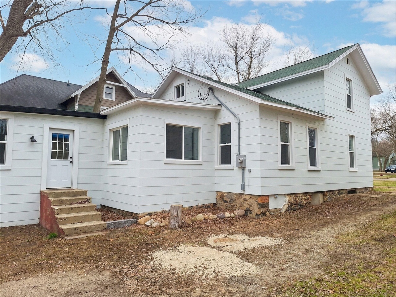 110 Hillsdale Street, Hillsdale, MI, 49242-1209
