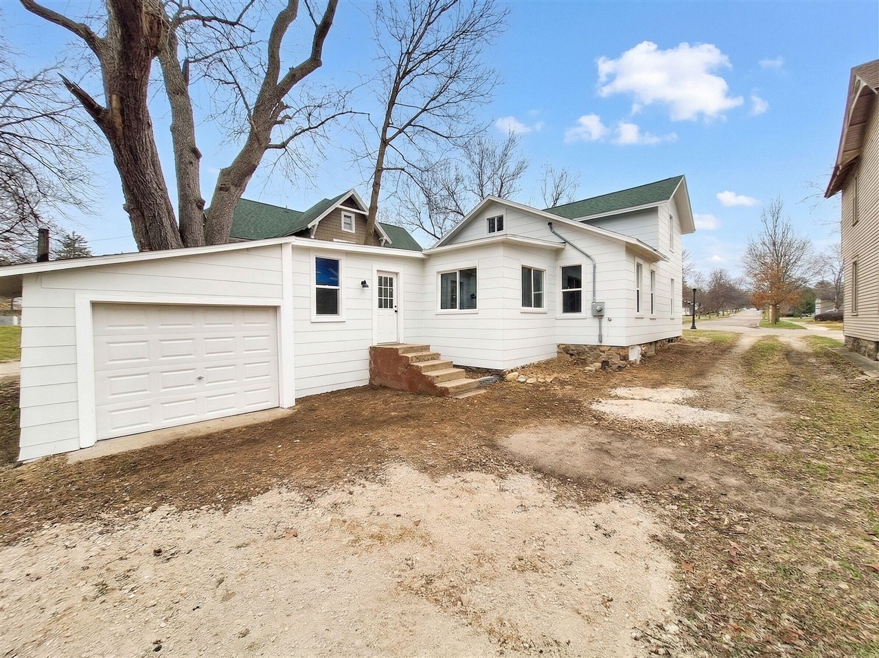 110 Hillsdale Street, Hillsdale, MI, 49242-1209
