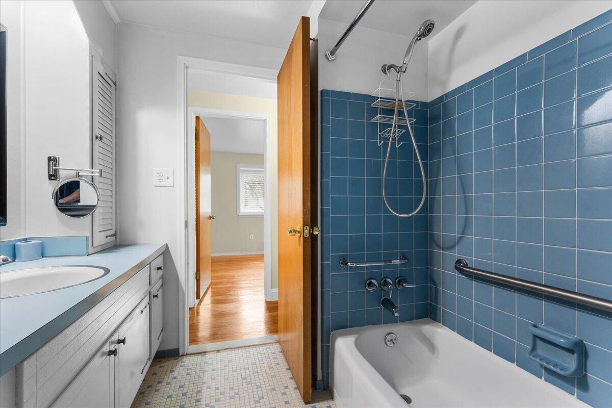 6709 Wild Ridge Lane, West Bloomfield, MI, 48322-3879