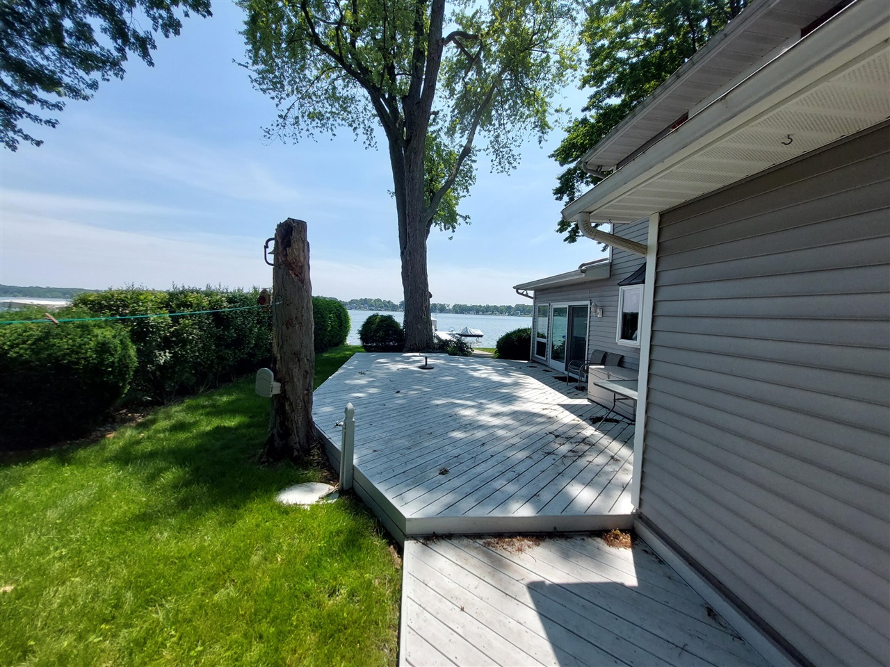 23675 N Shore Drive, Edwardsburg, MI, 49112-8515