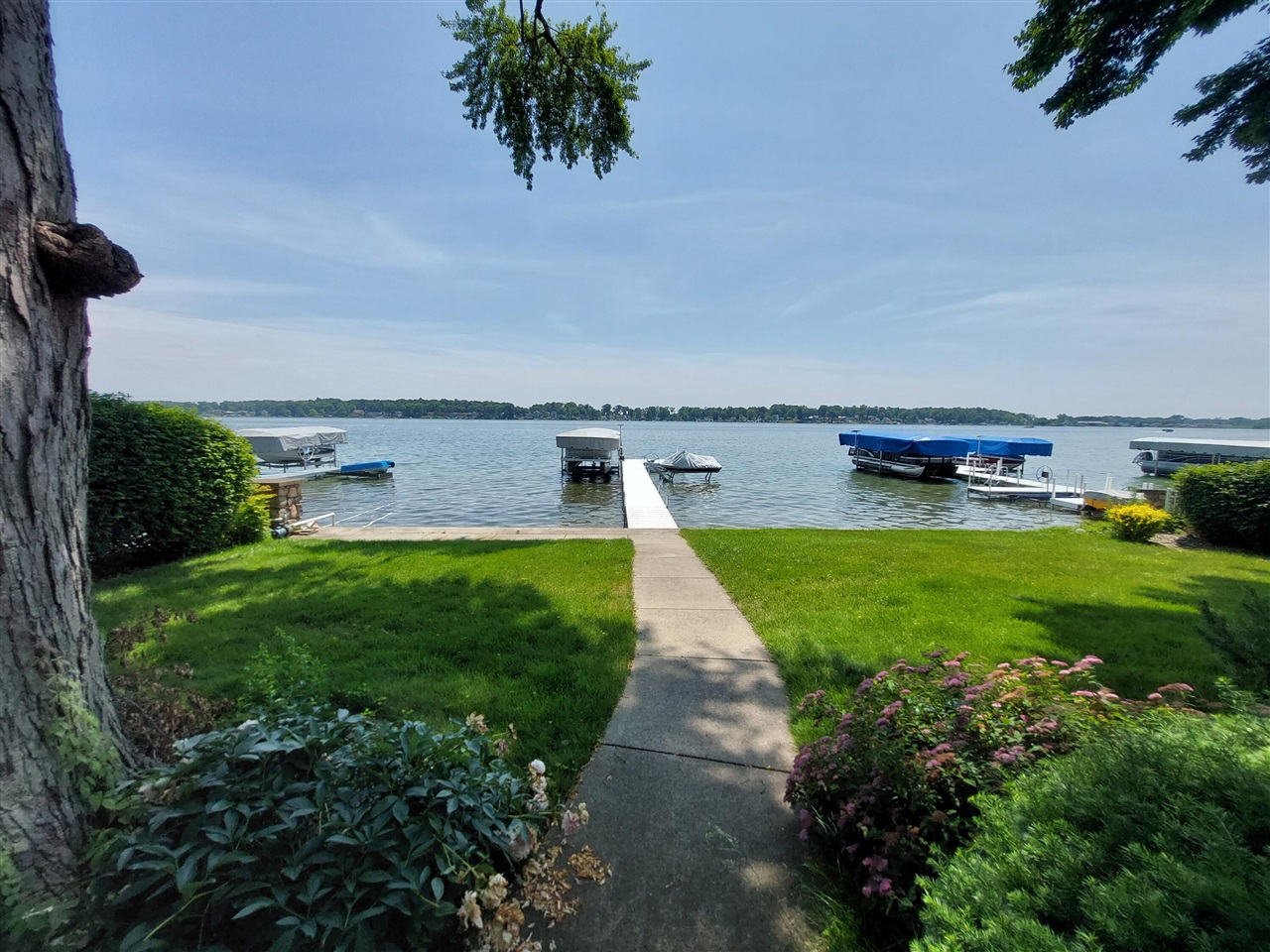 23675 N Shore Drive, Edwardsburg, MI, 49112-8515