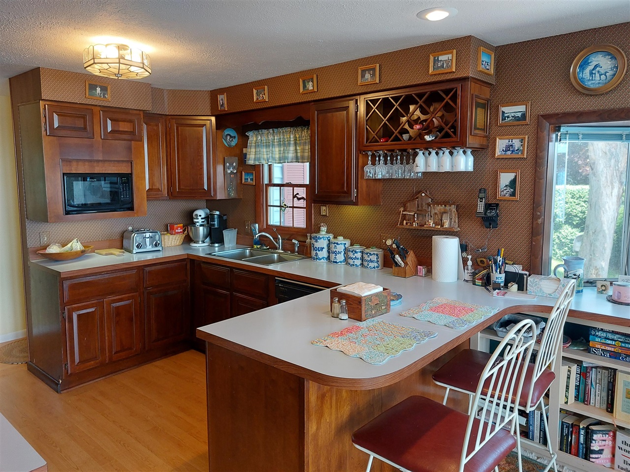 23675 N Shore Drive, Edwardsburg, MI, 49112-8515