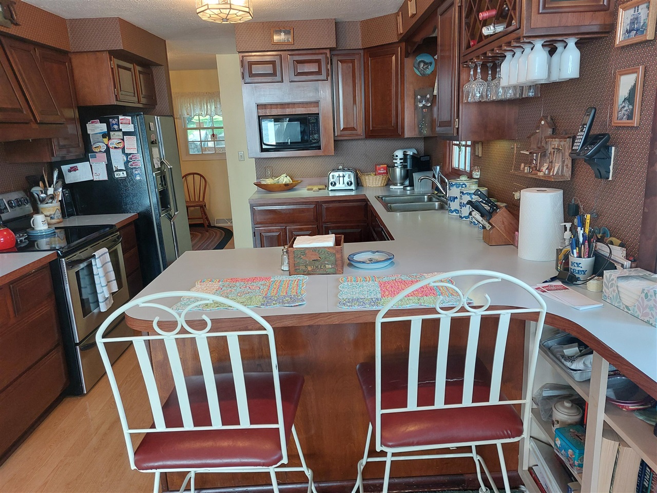 23675 N Shore Drive, Edwardsburg, MI, 49112-8515