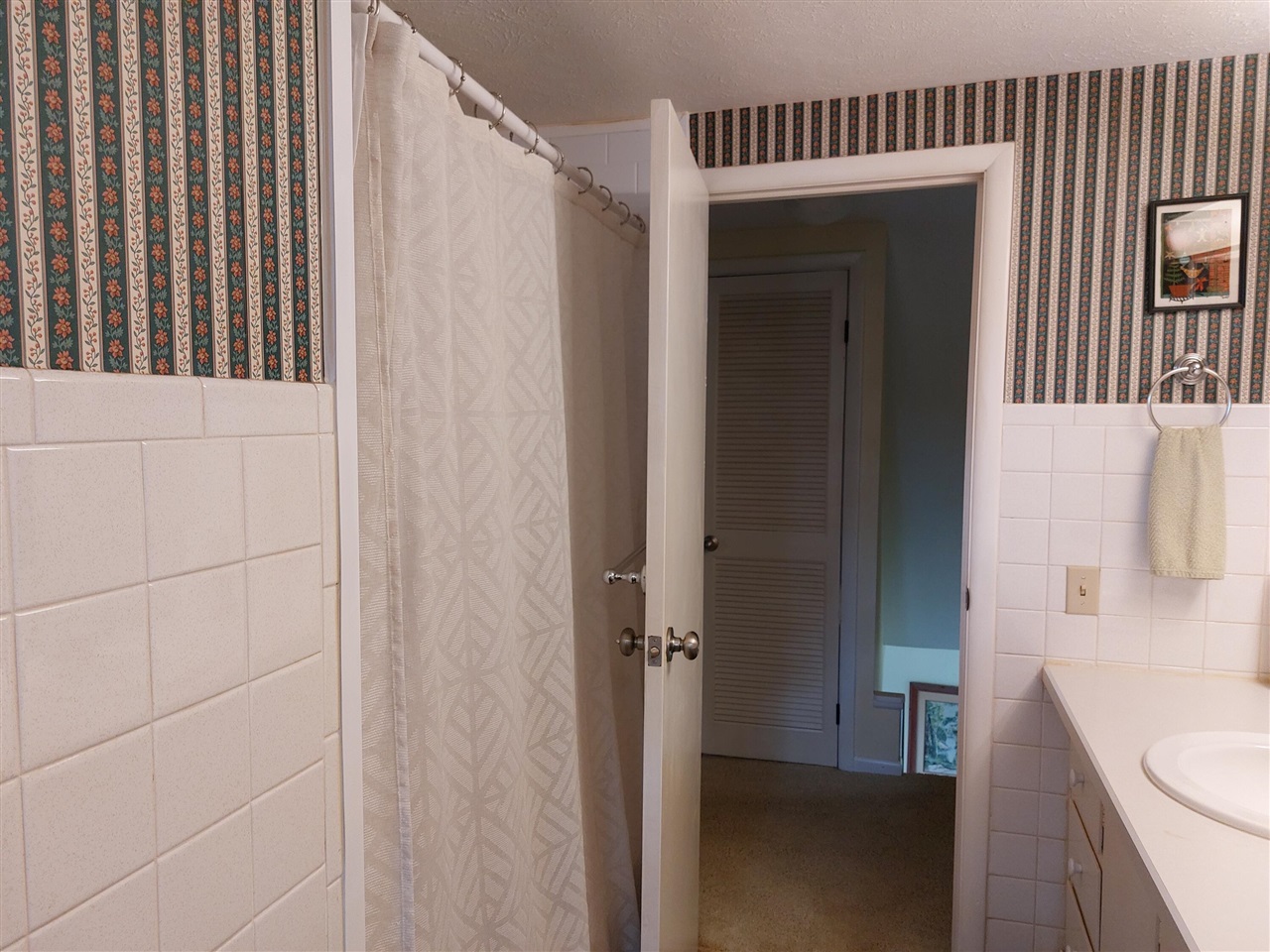 23675 N Shore Drive, Edwardsburg, MI, 49112-8515