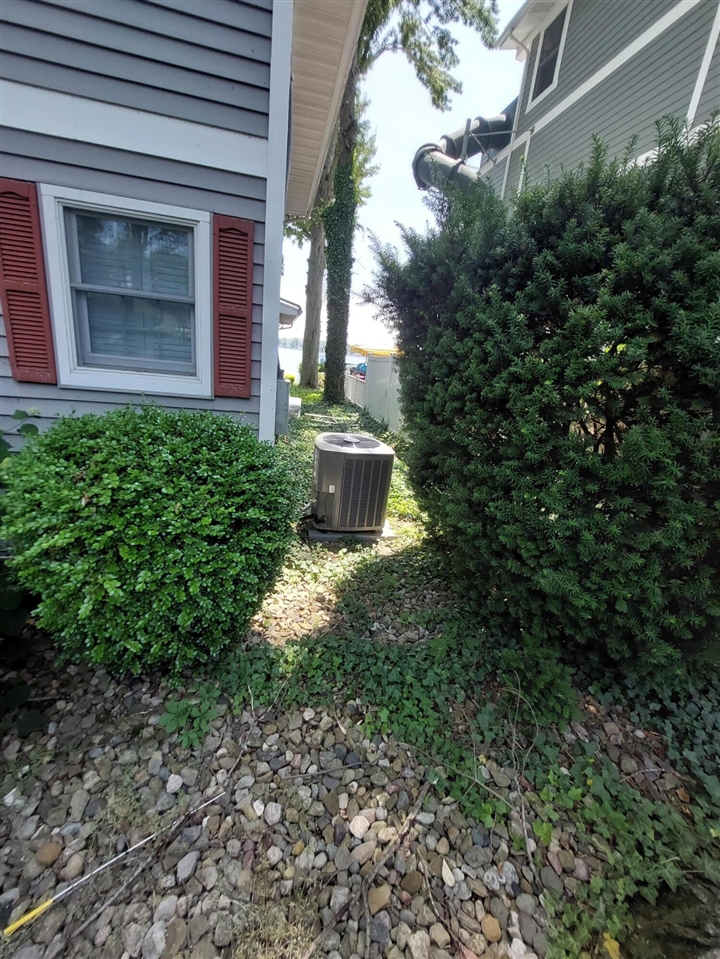 23675 N Shore Drive, Edwardsburg, MI, 49112-8515