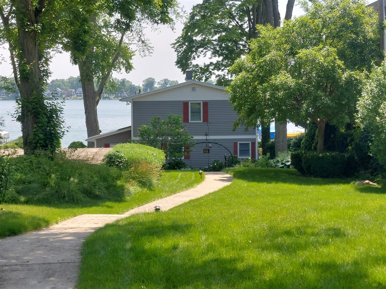 23675 N Shore Drive, Edwardsburg, MI, 49112-8515