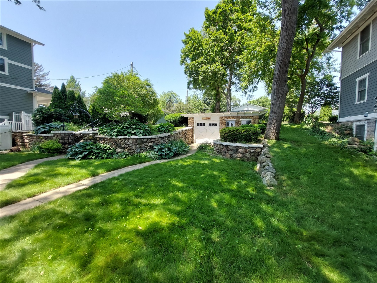 23675 N Shore Drive, Edwardsburg, MI, 49112-8515