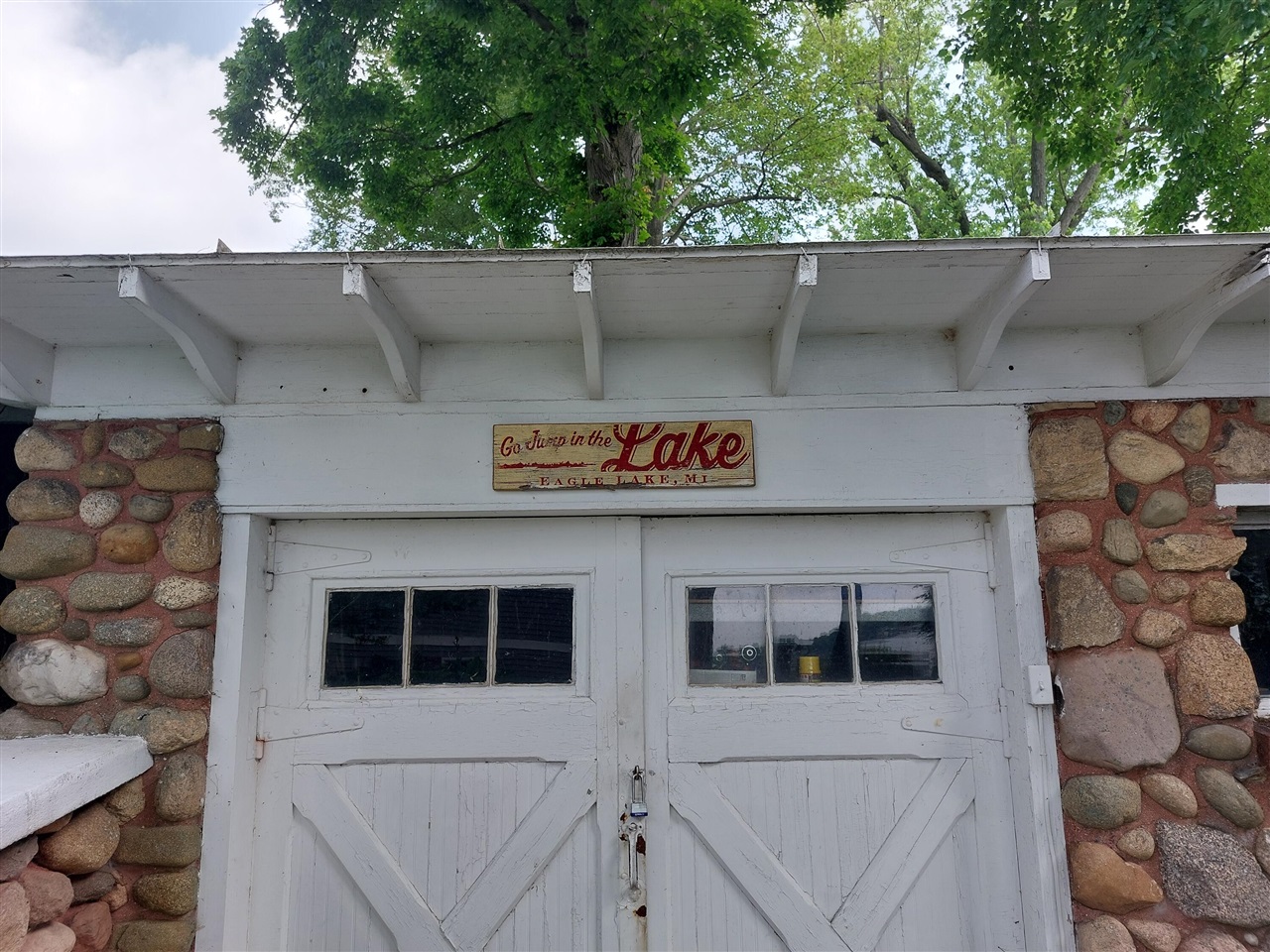 23675 N Shore Drive, Edwardsburg, MI, 49112-8515