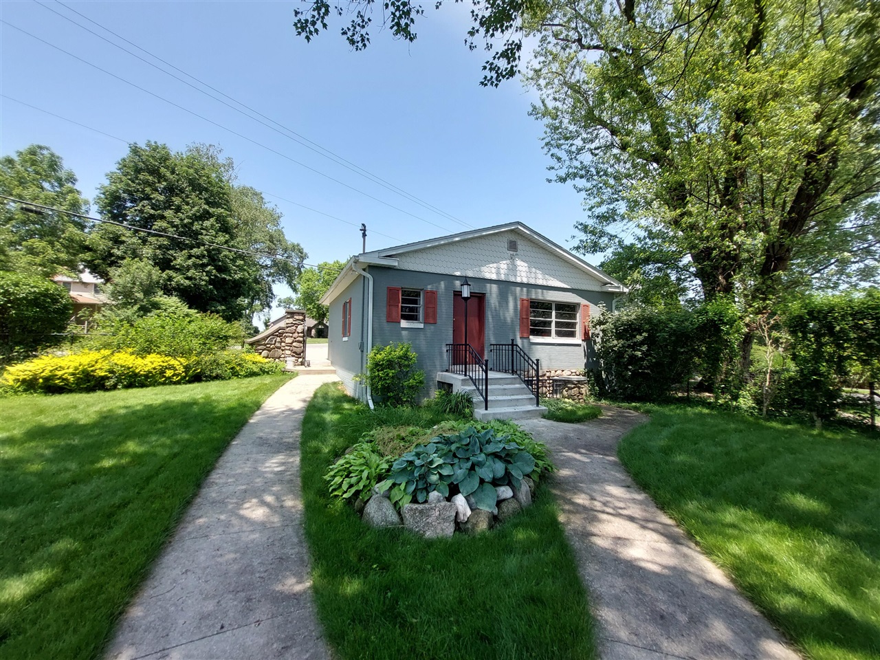 23675 N Shore Drive, Edwardsburg, MI, 49112-8515