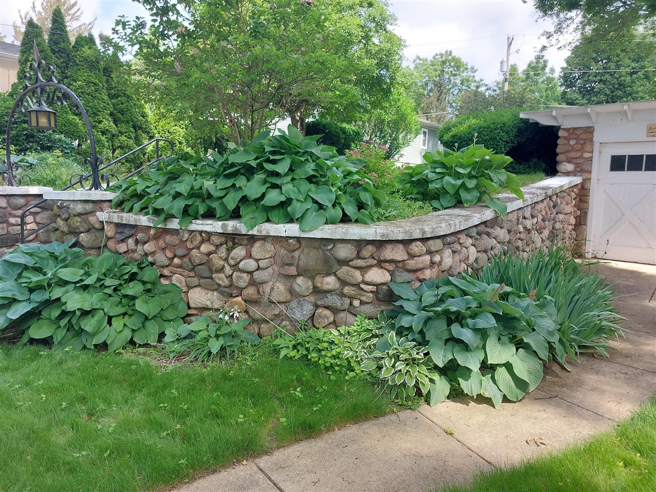 23675 N Shore Drive, Edwardsburg, MI, 49112-8515