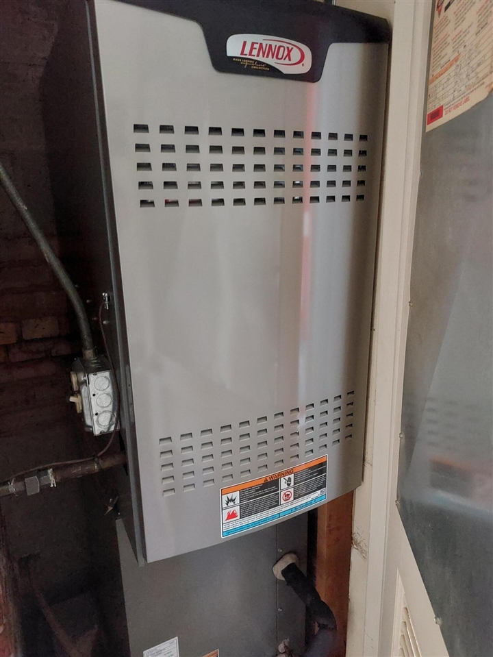 23675 N Shore Drive, Edwardsburg, MI, 49112-8515