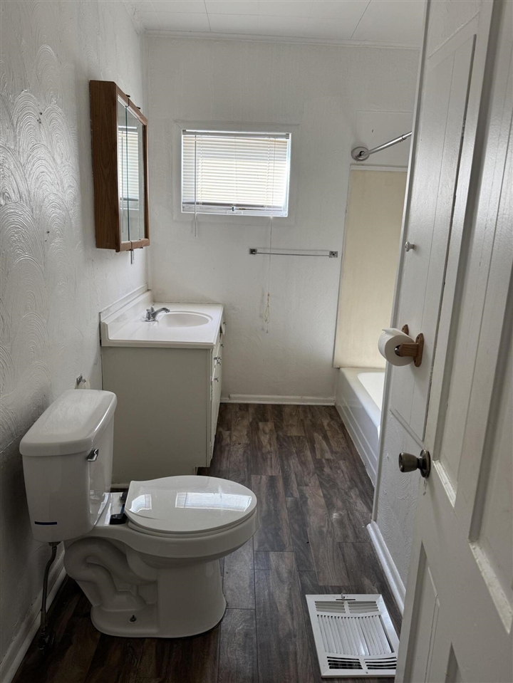 11th image of 75 Filer St, Manistee, MI 49660 | MLS# 70525779