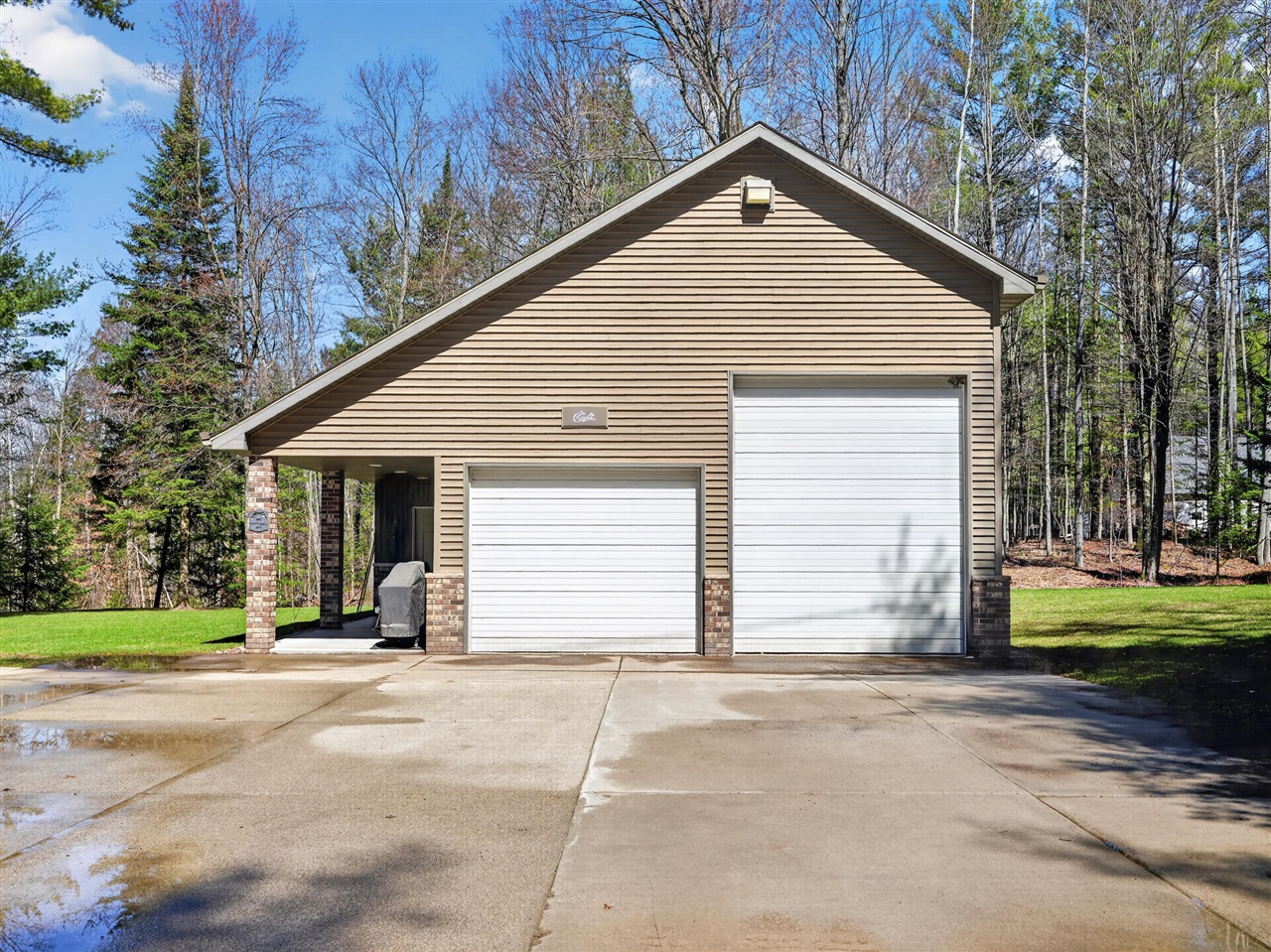 1697 Wildwood Road, Sterling, MI, 48659-9206