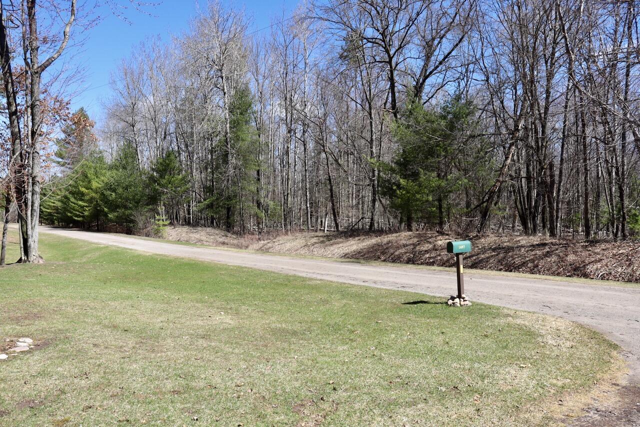 1697 Wildwood Road, Sterling, MI, 48659-9206