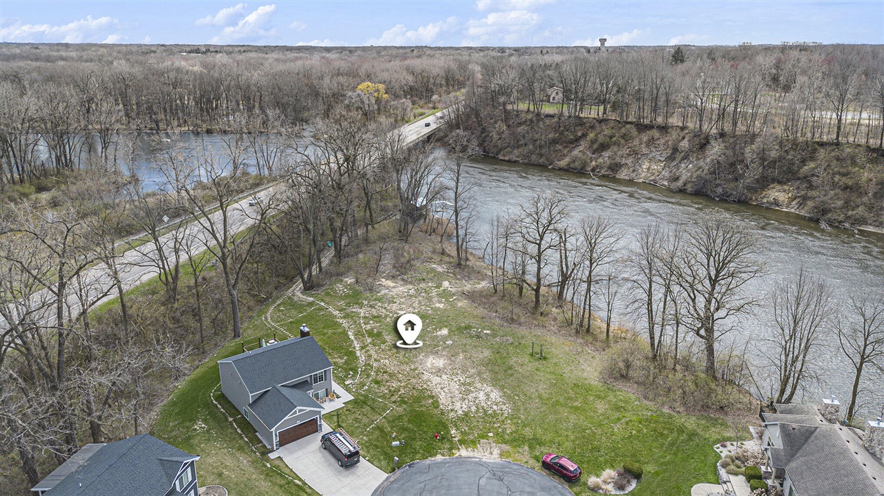 673 S Cygnet Lake Drive, Benton Harbor, MI, 49022-6116