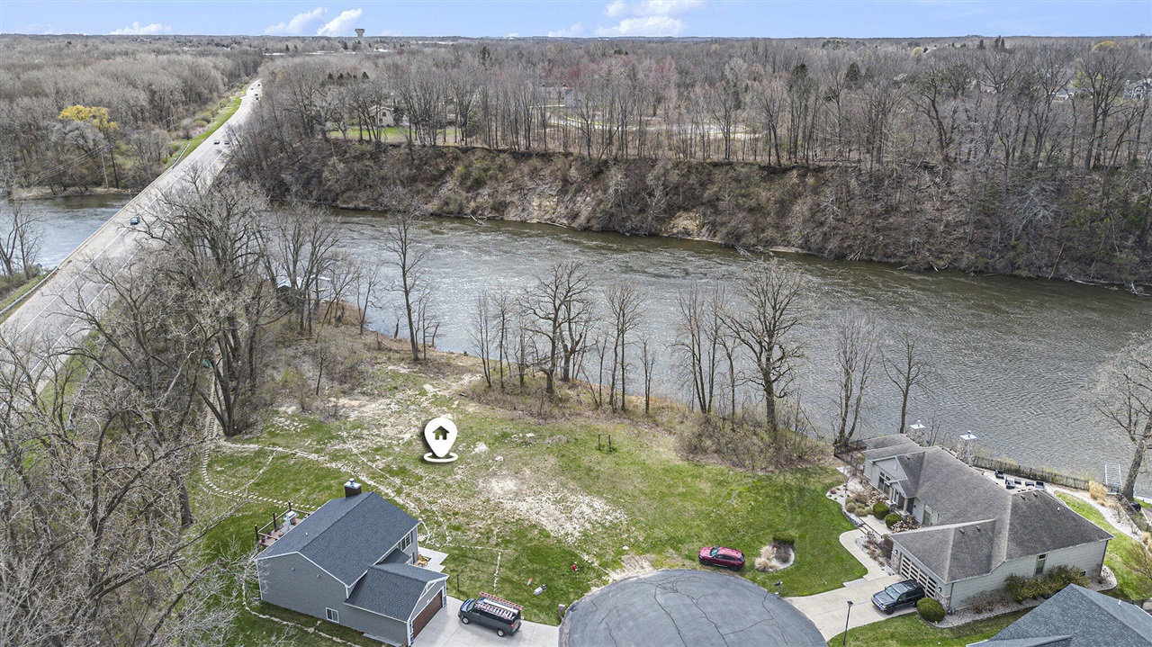 673 S Cygnet Lake Drive, Benton Harbor, MI, 49022-6116