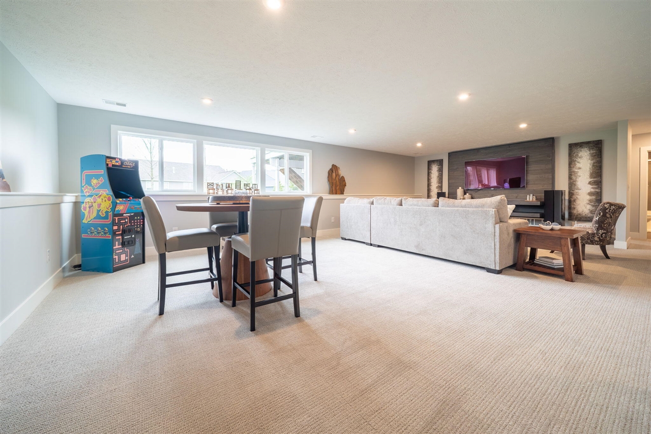13987 Phoenix Place, Holland, MI, 49424-7493