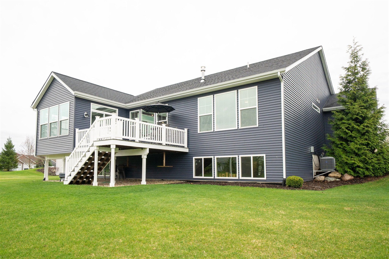 13987 Phoenix Place, Holland, MI, 49424-7493