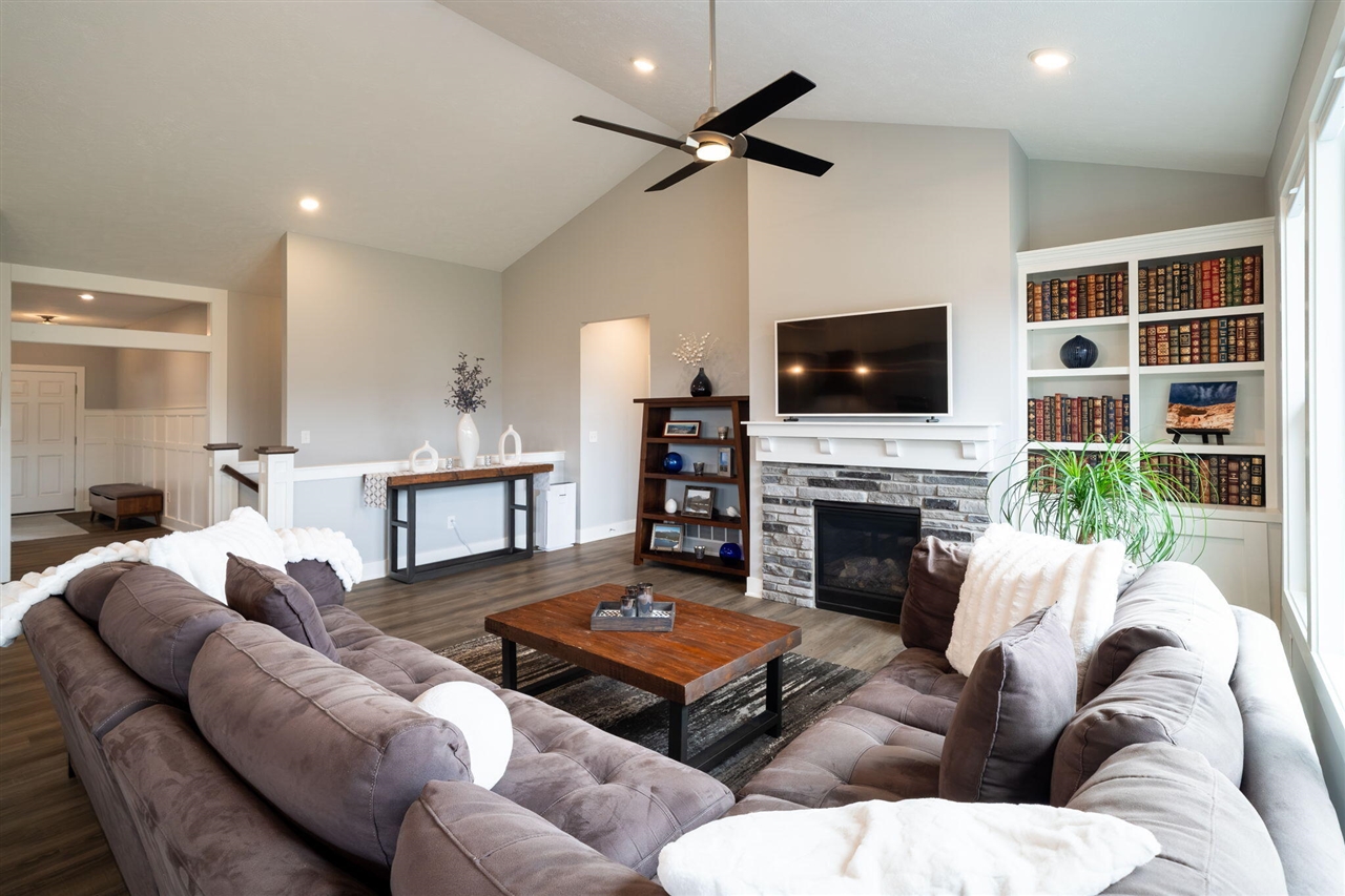 13987 Phoenix Place, Holland, MI, 49424-7493